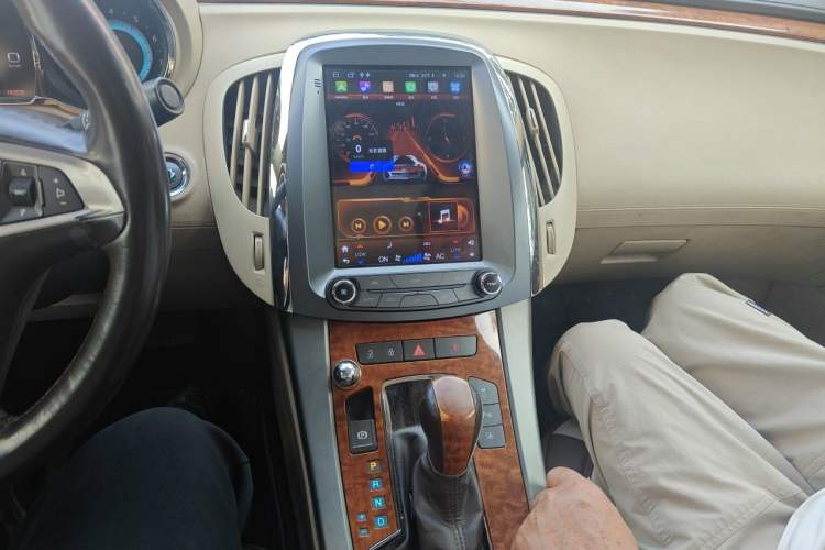 Used Buick LaCrosse 2011 2.4L SIDI Luxury Edition Audio And AC Panel