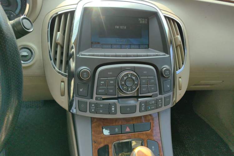 Used Buick LaCrosse 2011 2.4L SIDI Haoya Edition Audio And AC Panel