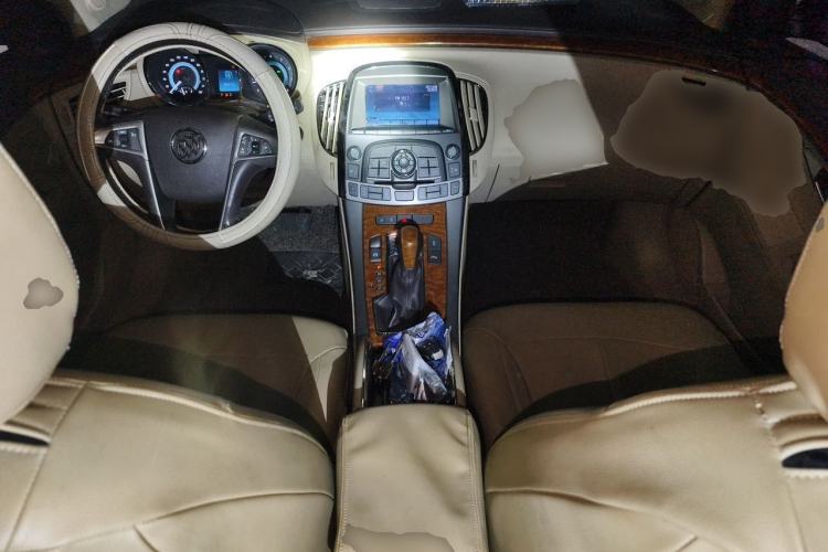 Used Buick LaCrosse 2011 2.4L SIDI Haoya Edition Center Console
