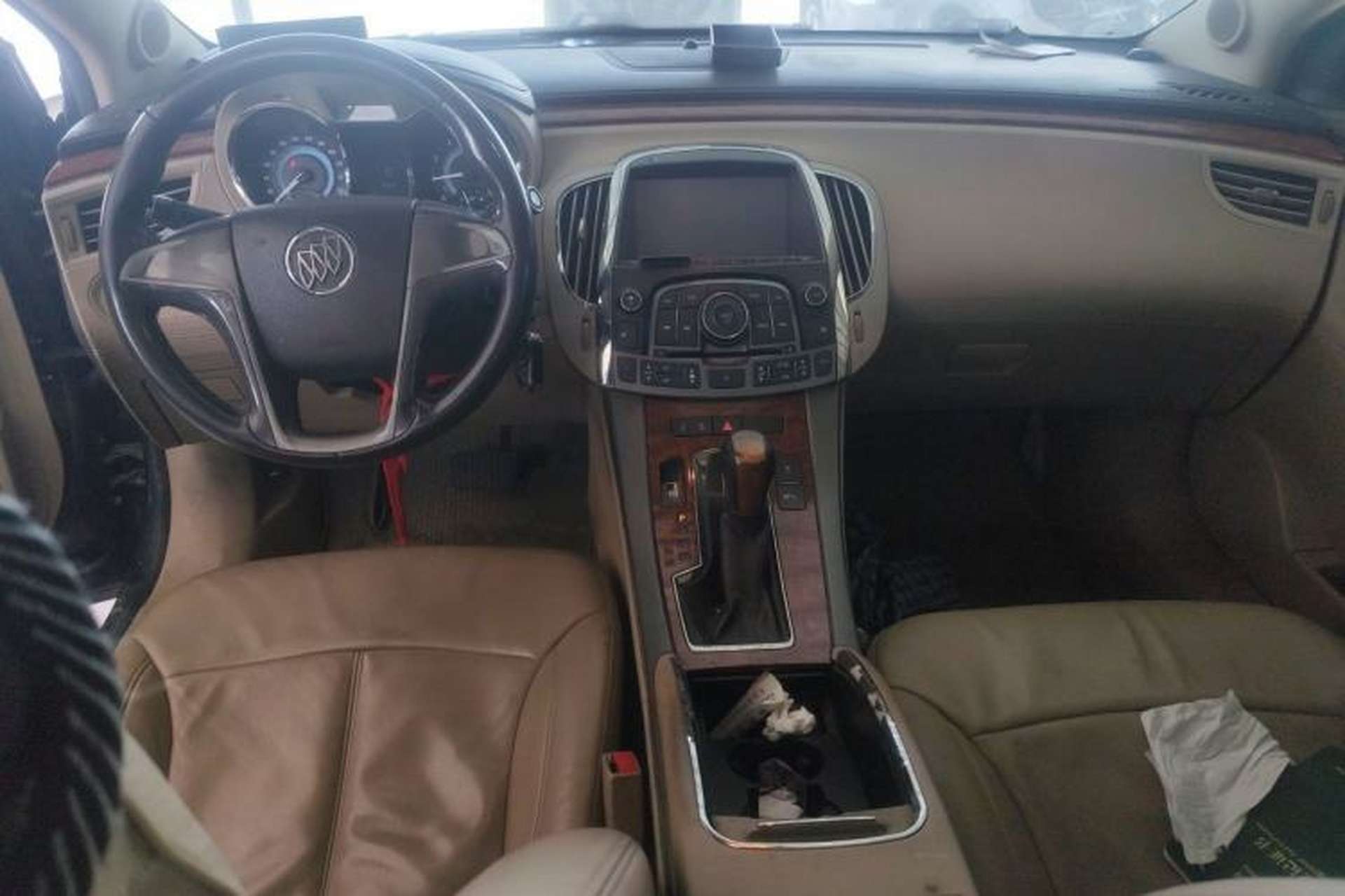 Used Buick LaCrosse 2011 2.4L SIDI Elegant Edition Center Console
