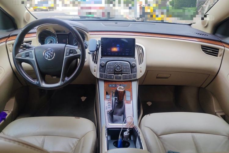 Used Buick LaCrosse 2011 2.4L SIDI Haoya Edition Center Console