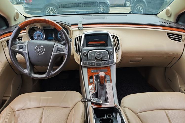 Used Buick LaCrosse 2011 2.4L SIDI Luxury Edition Center Console