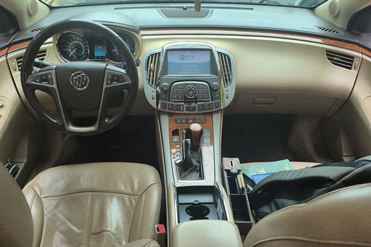 Used Buick LaCrosse 2011 2.4L SIDI Haoya Edition Center Console
