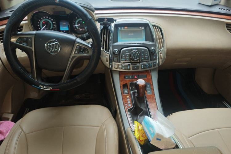 Used Buick LaCrosse 2011 2.4L SIDI Haoya Edition Center Console