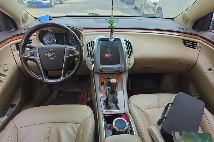 Used Buick LaCrosse 2011 2.4L SIDI Haoya Edition Center Console
