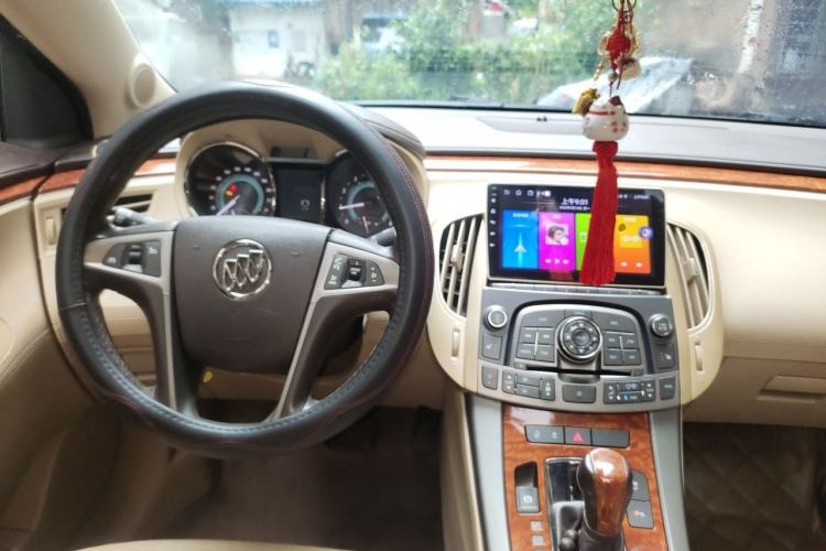 Used Buick LaCrosse 2011 2.4L SIDI Haoya Edition Center Console