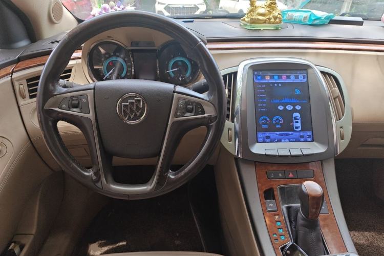 Used Buick LaCrosse 2011 2.4L SIDI Haoya Edition Center Console