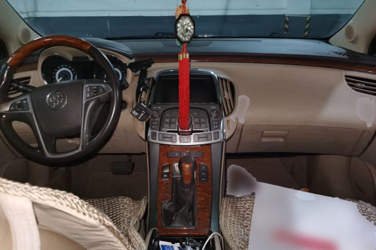Used Buick LaCrosse 2011 2.4L SIDI Luxury Edition Center Console