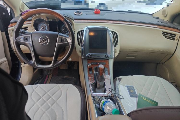 Used Buick LaCrosse 2011 2.4L SIDI Luxury Edition Center Console