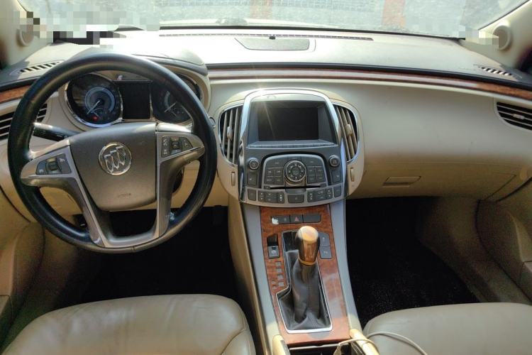 Used Buick LaCrosse 2011 2.4L SIDI Haoya Edition Center Console