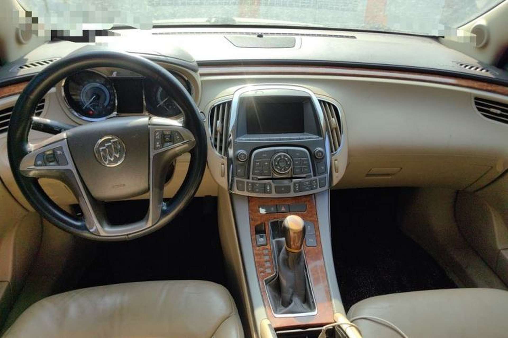 Used Buick LaCrosse 2011 2.4L SIDI Haoya Edition Center Console