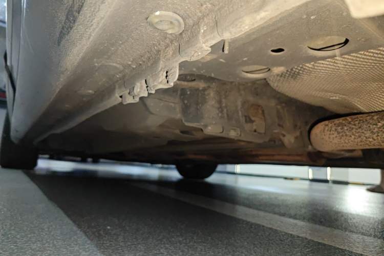 Used Buick LaCrosse 2011 2.4L SIDI Elegant Edition Chassis Rear Left