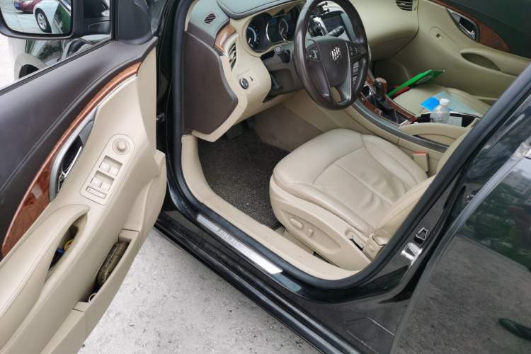Used Buick LaCrosse 2011 2.4L SIDI Haoya Edition Driver Seat