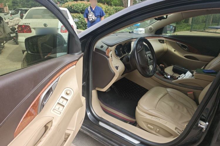 Used Buick LaCrosse 2011 2.4L SIDI Elegant Edition Driver Seat