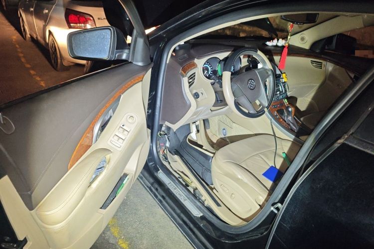 Used Buick LaCrosse 2011 2.4L SIDI Elegant Edition Driver Seat