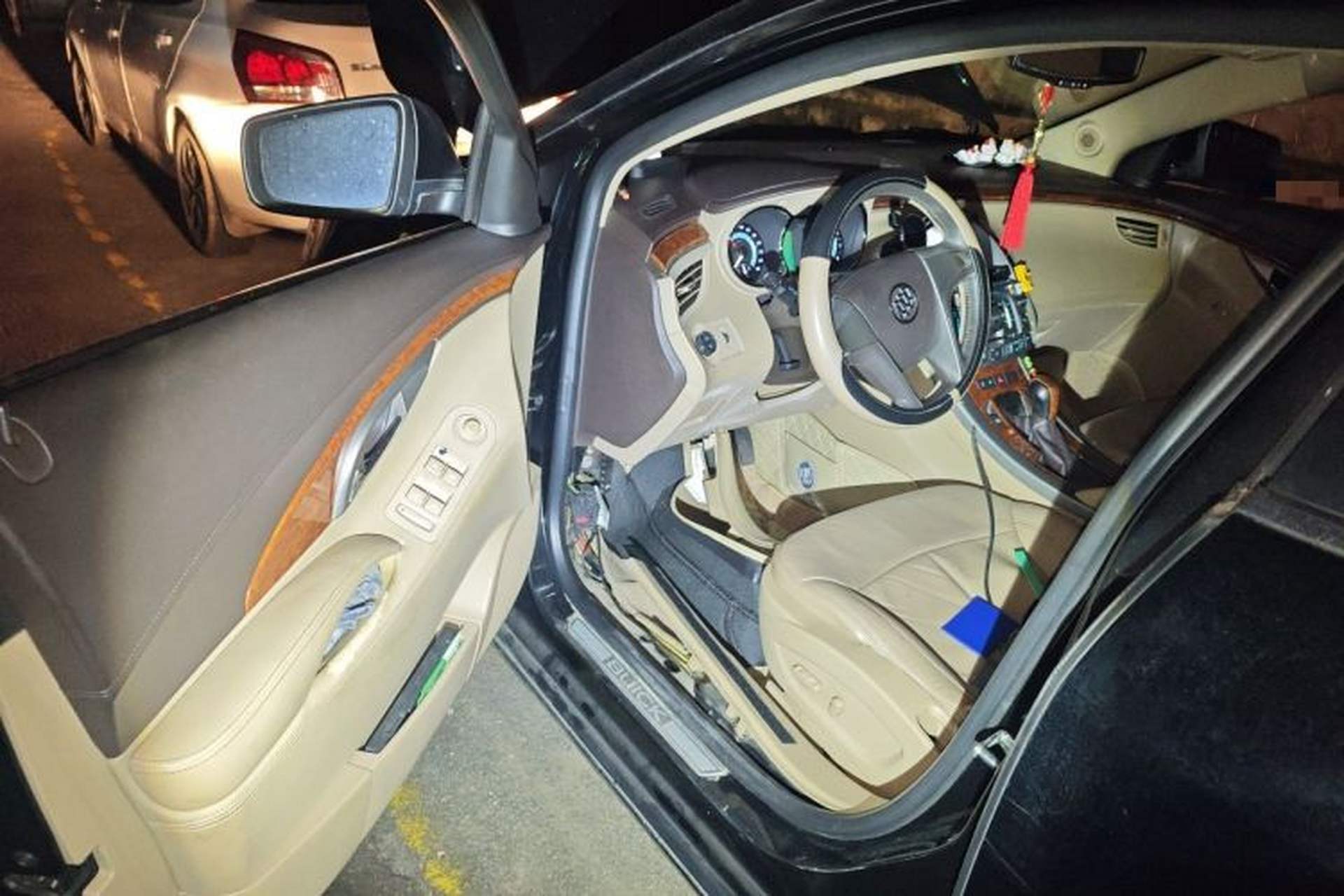 Used Buick LaCrosse 2011 2.4L SIDI Elegant Edition Driver Seat