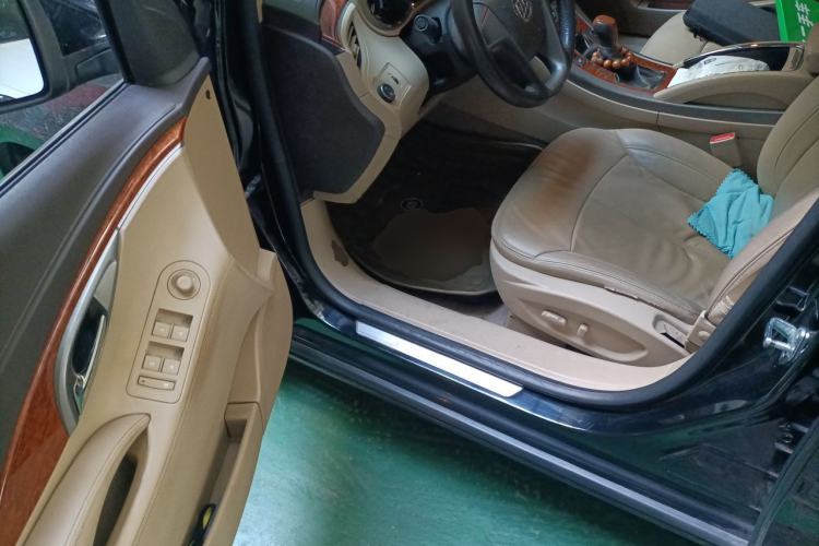 Used Buick LaCrosse 2011 2.4L SIDI Comfort Edition Driver Seat
