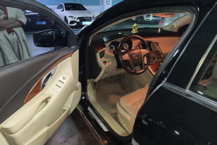 Used Buick LaCrosse 2011 2.4L SIDI Elegant Edition Driver Seat
