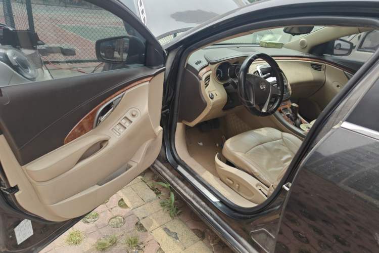 Used Buick LaCrosse 2011 2.4L SIDI Elegant Edition Driver Seat