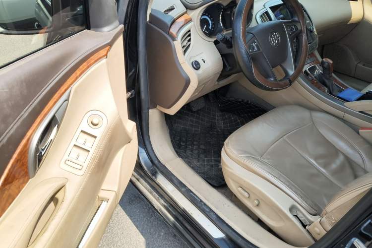 Used Buick LaCrosse 2011 2.4L SIDI Haoya Edition Driver Seat