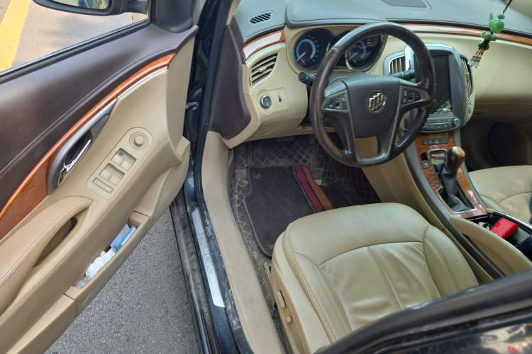 Used Buick LaCrosse 2011 2.4L SIDI Haoya Edition Driver Seat