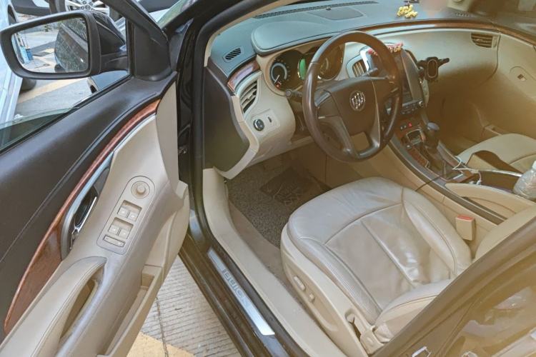 Used Buick LaCrosse 2011 2.4L SIDI Elegant Edition Driver Seat