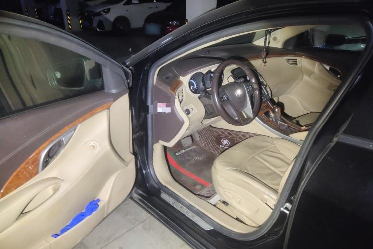 Used Buick LaCrosse 2011 2.4L SIDI Elegant Edition Driver Seat