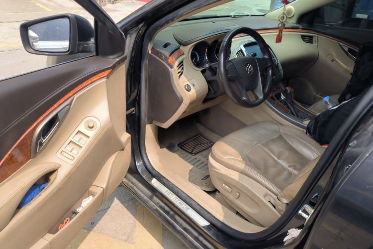 Used Buick LaCrosse 2011 2.4L SIDI Elegant Edition Driver Seat