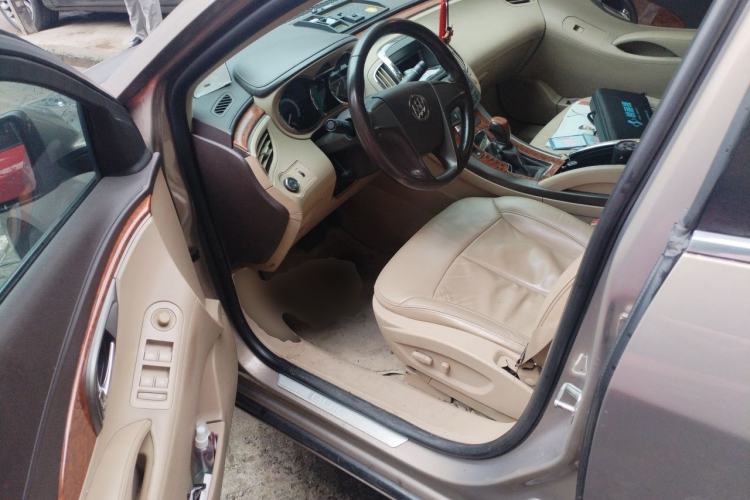Used Buick LaCrosse 2011 2.4L SIDI Elegant Edition Driver Seat