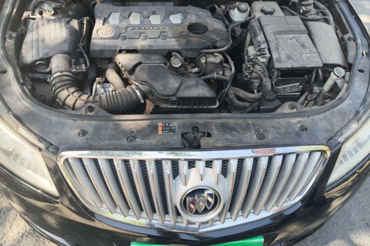 Used Buick LaCrosse 2011 2.4L SIDI Luxury Edition Engine Bay