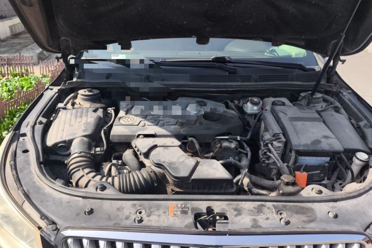 Used Buick LaCrosse 2011 2.4L SIDI Elegant Edition Engine Bay