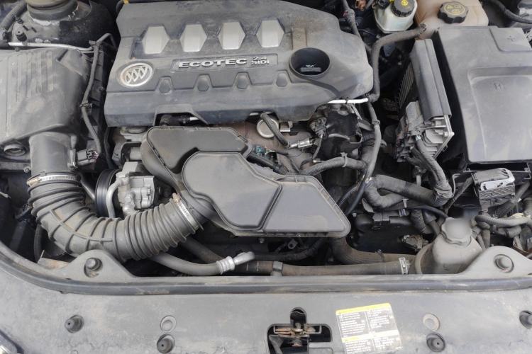 Used Buick LaCrosse 2011 2.4L SIDI Haoya Edition Engine Bay