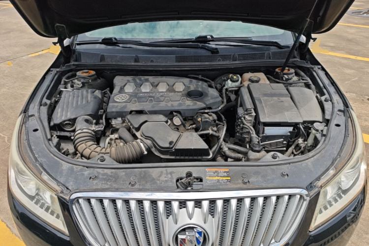Used Buick LaCrosse 2011 2.4L SIDI Luxury Edition Engine Bay