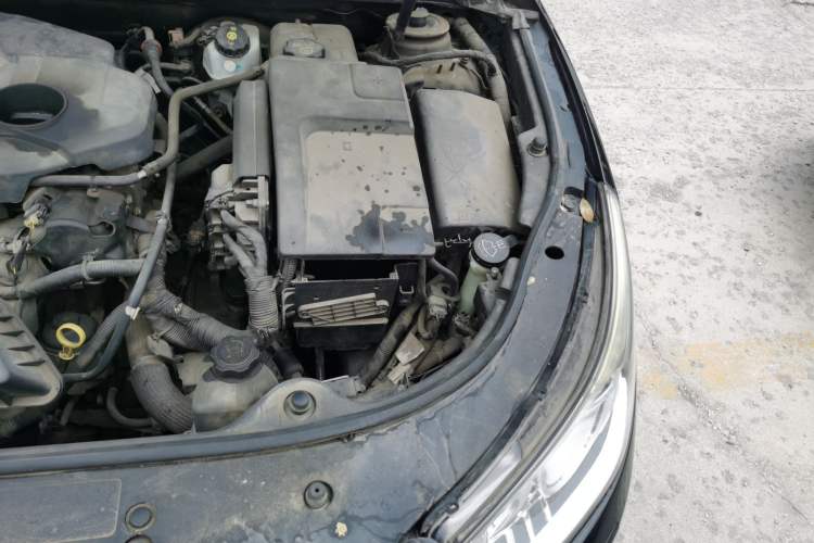 Used Buick LaCrosse 2011 2.4L SIDI Haoya Edition Engine Bay Left