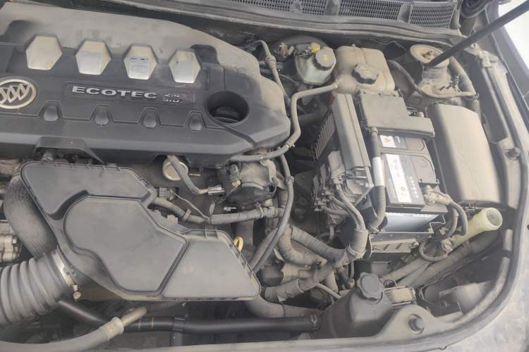 Used Buick LaCrosse 2011 2.4L SIDI Elegant Edition Engine Bay Left