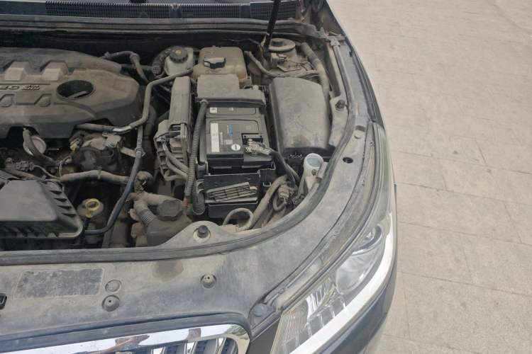 Used Buick LaCrosse 2011 2.4L SIDI Elegant Edition Engine Bay Left