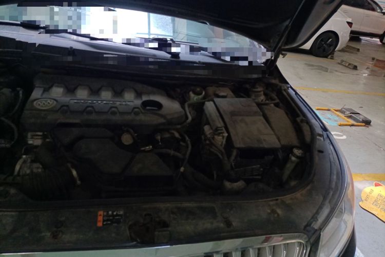 Used Buick LaCrosse 2011 2.4L SIDI Comfort Edition Engine Bay Left