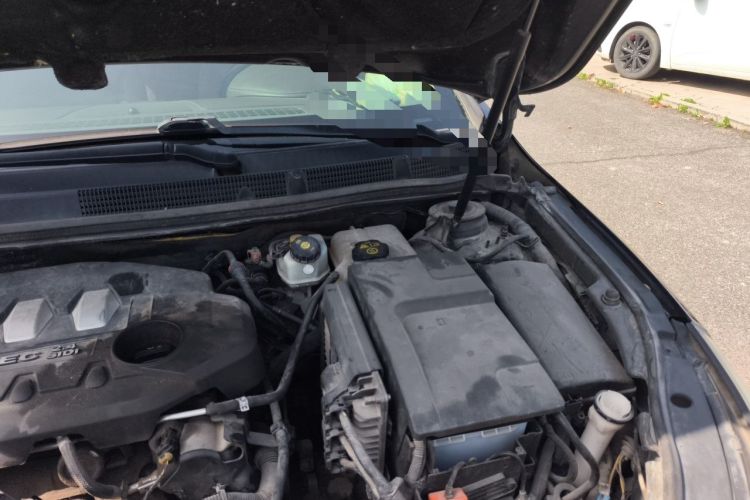 Used Buick LaCrosse 2011 2.4L SIDI Elegant Edition Engine Bay Left