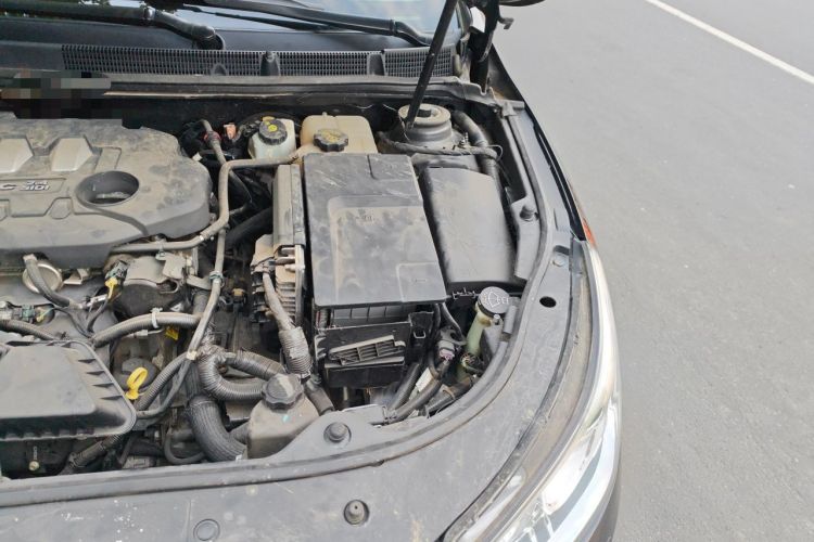 Used Buick LaCrosse 2011 2.4L SIDI Haoya Edition Engine Bay Left