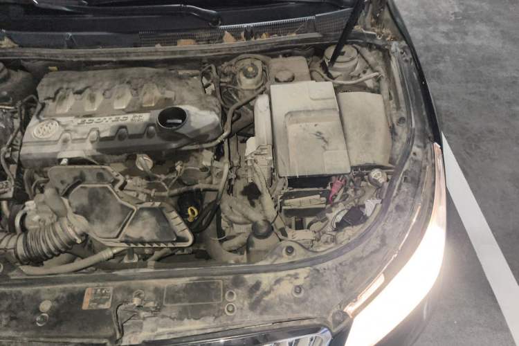 Used Buick LaCrosse 2011 2.4L SIDI Elegant Edition Engine Bay Left