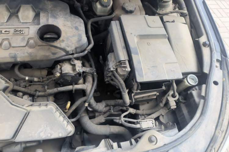 Used Buick LaCrosse 2011 2.4L SIDI Comfort Edition Engine Bay Left