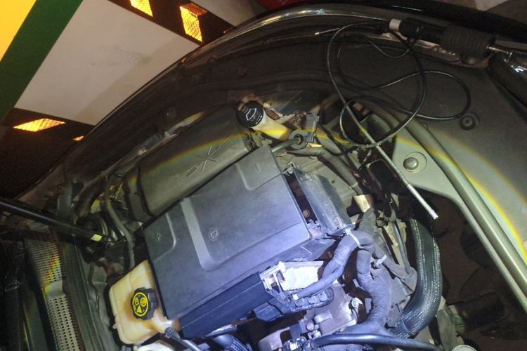 Used Buick LaCrosse 2011 2.4L SIDI Haoya Edition Engine Bay Left