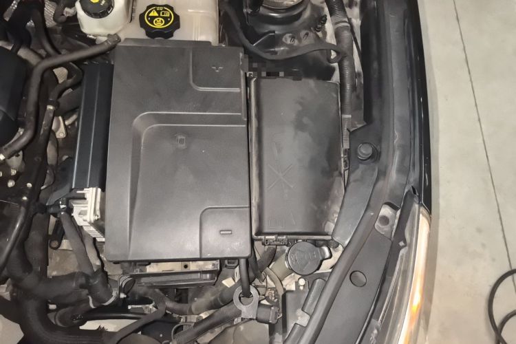 Used Buick LaCrosse 2011 2.4L SIDI Haoya Edition Engine Bay Left