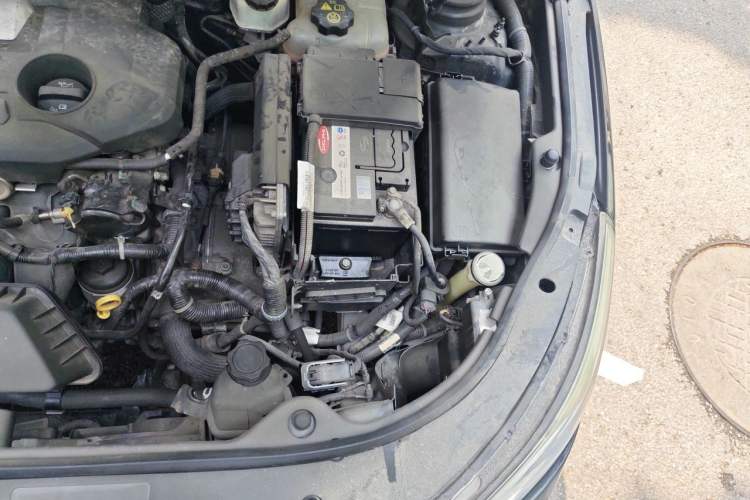 Used Buick LaCrosse 2011 2.4L SIDI Haoya Edition Engine Bay Left
