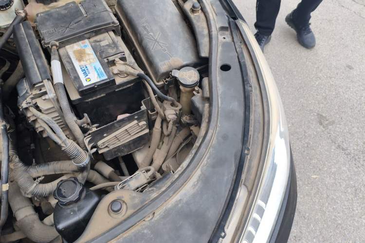 Used Buick LaCrosse 2011 2.4L SIDI Luxury Edition Engine Bay Left
