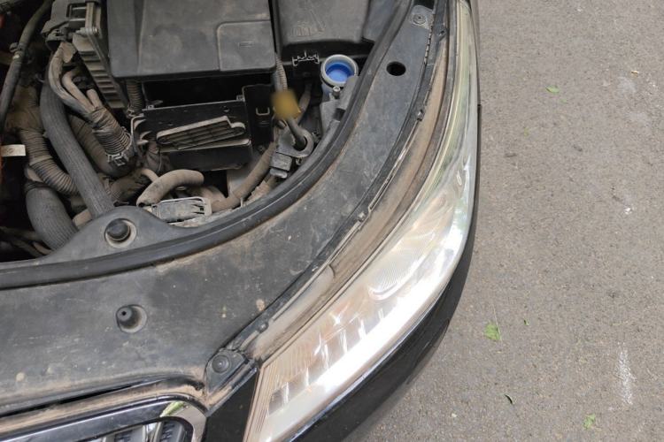 Used Buick LaCrosse 2011 eAssist 2.4L Luxury Edition Engine Bay Left
