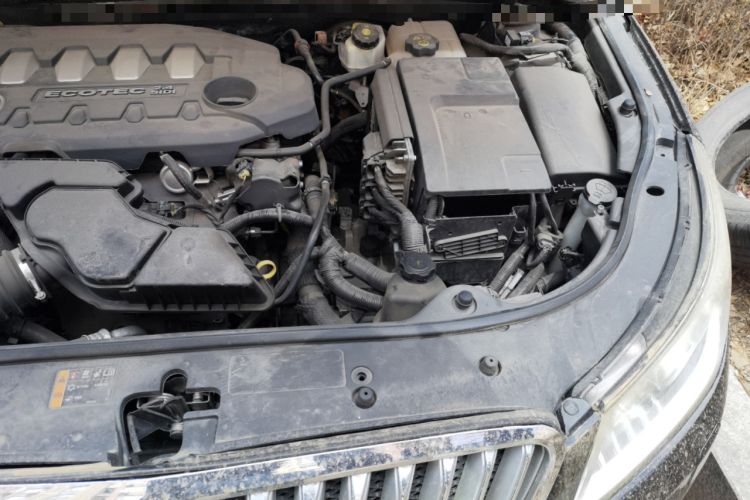 Used Buick LaCrosse 2011 2.4L SIDI Luxury Edition Engine Bay Left
