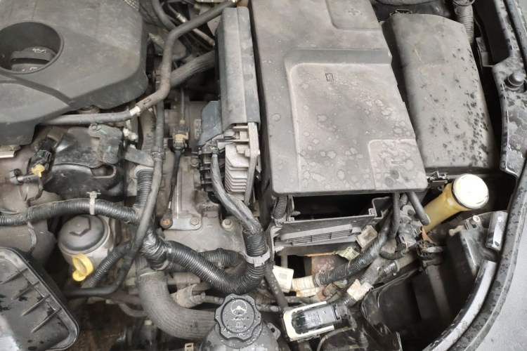 Used Buick LaCrosse 2011 2.4L SIDI Haoya Edition Engine Bay Left