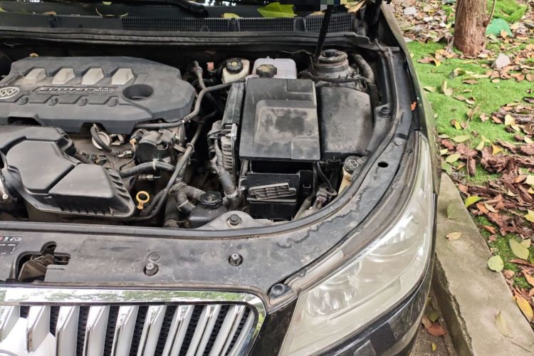 Used Buick LaCrosse 2011 2.4L SIDI Elegant Edition Engine Bay Left
