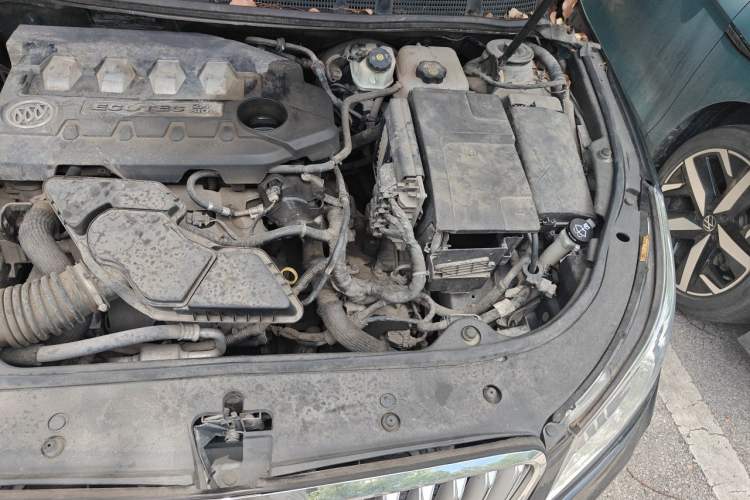 Used Buick LaCrosse 2011 2.4L SIDI Haoya Edition Engine Bay Left